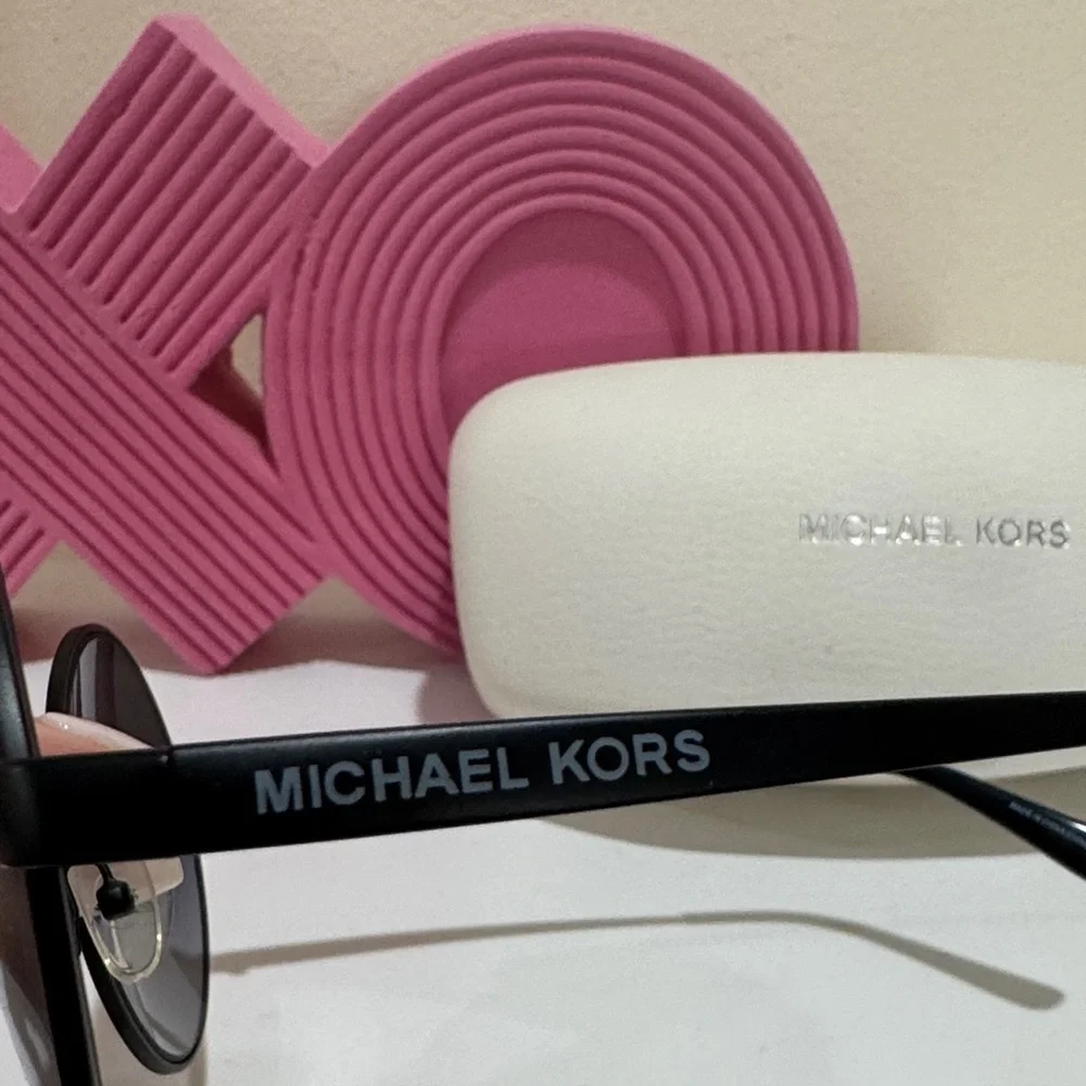 ON HOLD FOR DAEKA Black Round MK Sunglasses - Picture 3 of 4